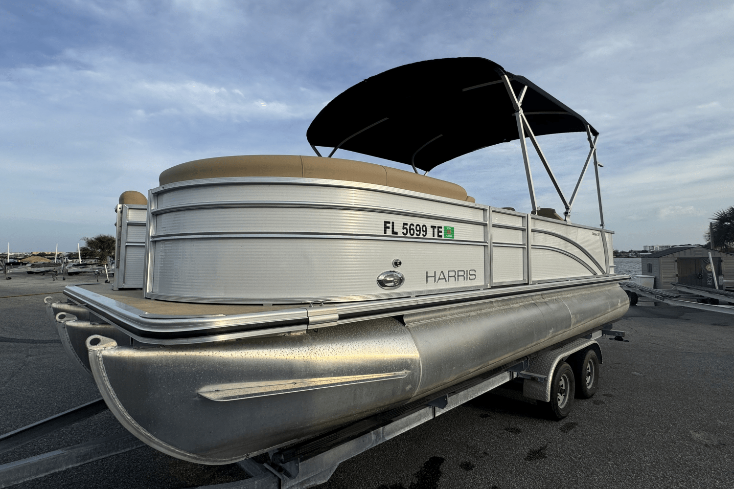 Slide: The Image of Harris 210 CRUISER 2022 - 2