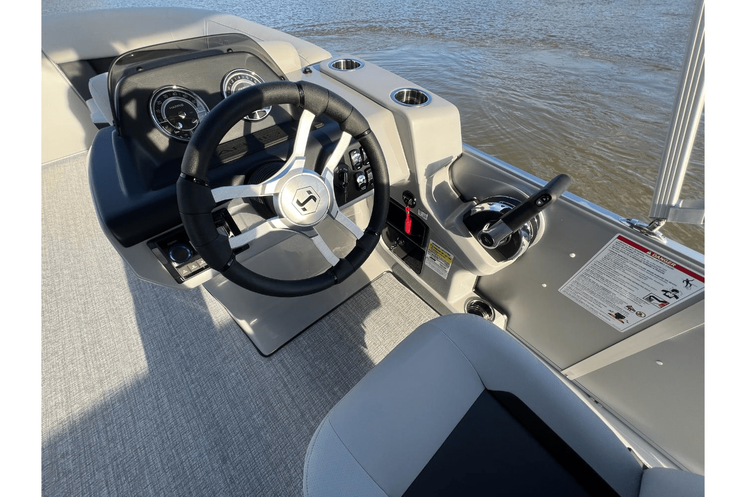 Slide: The Image of Harris 210 Cruiser 2025 - 13