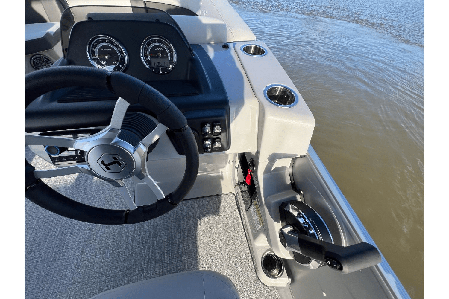 Slide: The Image of Harris 210 Cruiser 2025 - 14