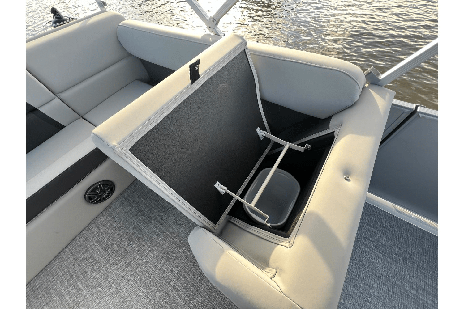 Slide: The Image of Harris 210 Cruiser 2025 - 17