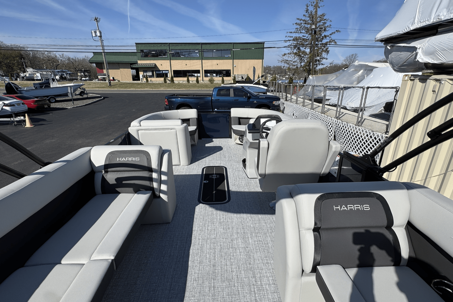 Slide: The Image of Harris 210 Cruiser 2025 - 17