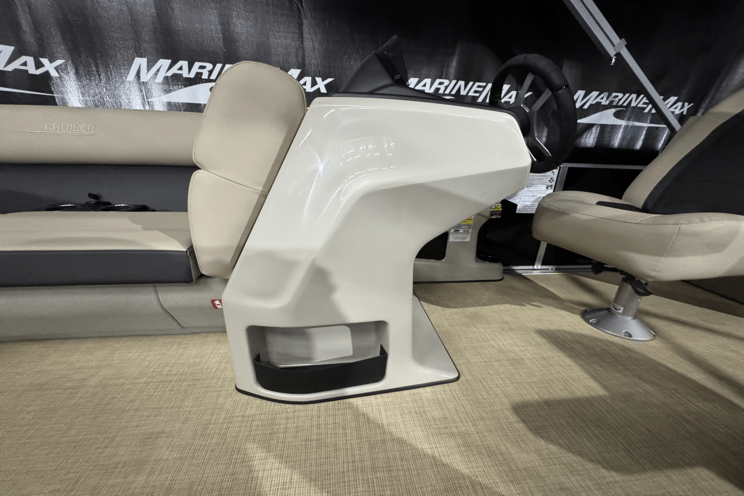 Slide: The Image of Harris 210 Cruiser 2025 - 21