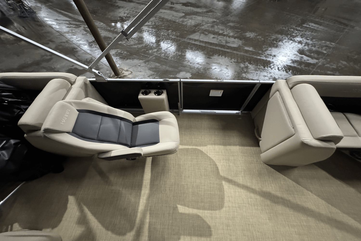 Slide: The Image of Harris 210 Cruiser 2025 - 22