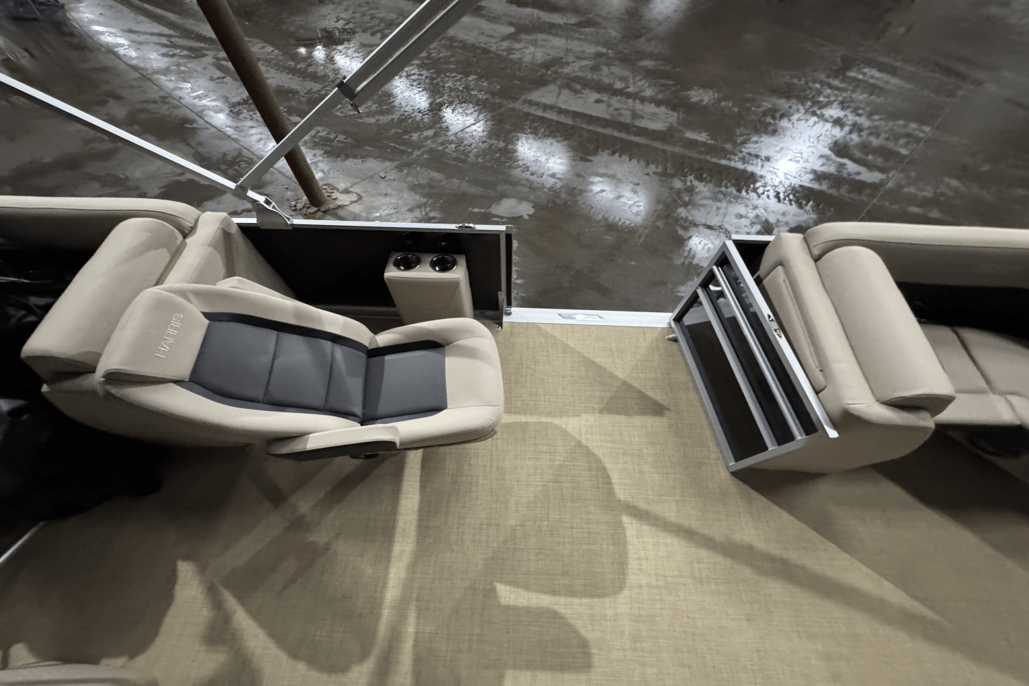 Slide: The Image of Harris 210 Cruiser 2025 - 25