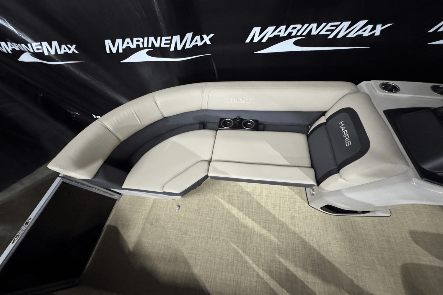 Slide: The Image of Harris 210 Cruiser 2025 - 27