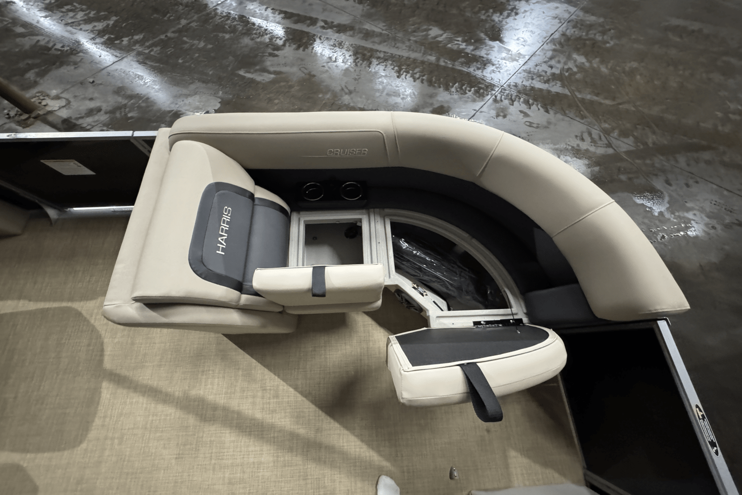 Slide: The Image of Harris 210 Cruiser 2025 - 30