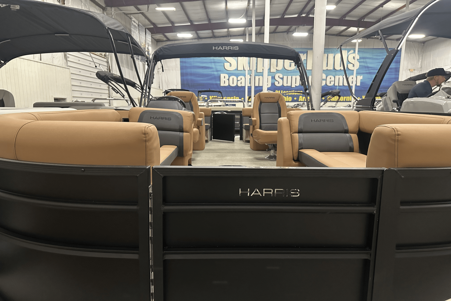 Slide: The Image of Harris 230 Cruiser 2025 - 10