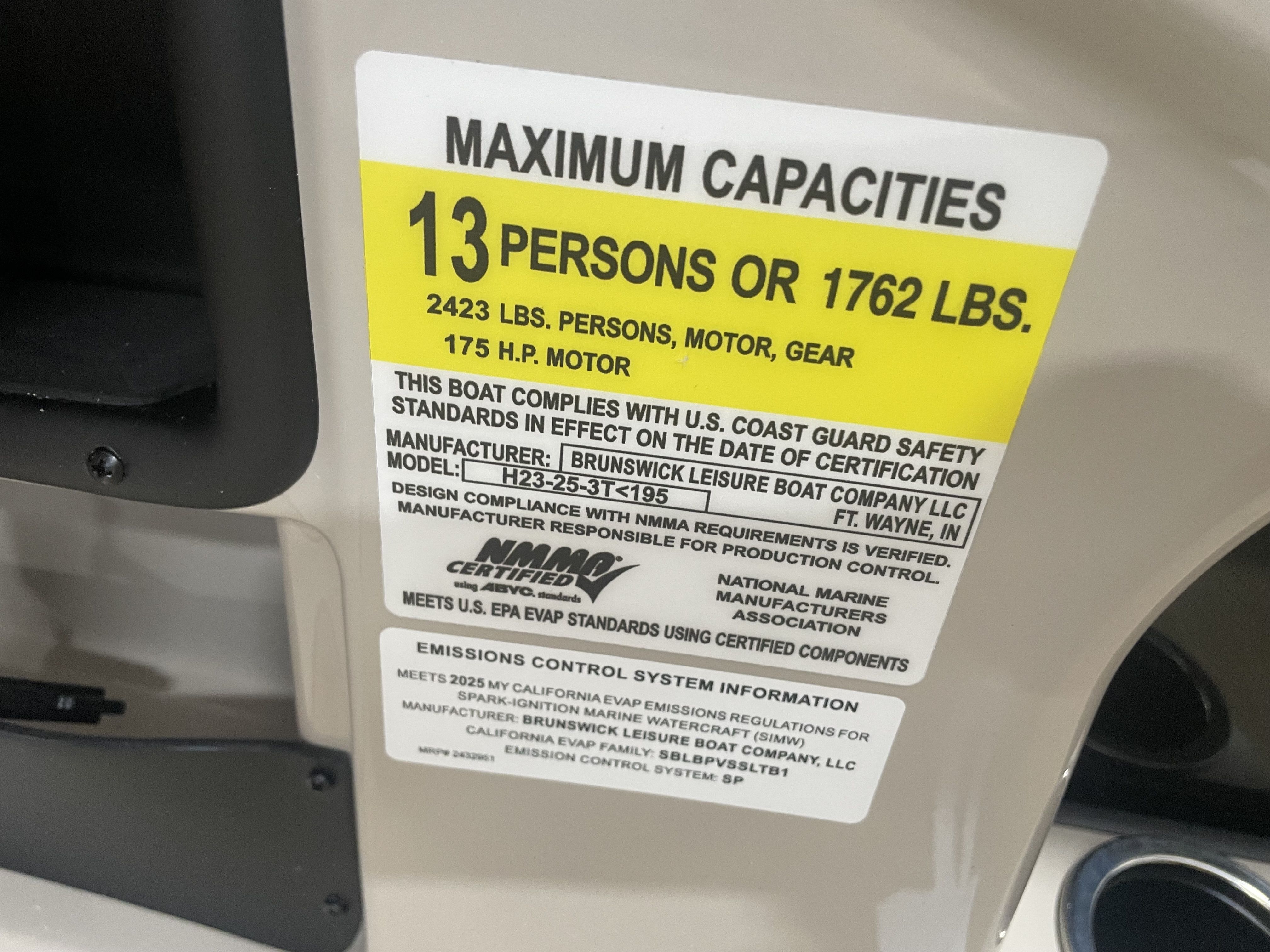 Slide: The Image of Harris 230 Cruiser 2025 - 11