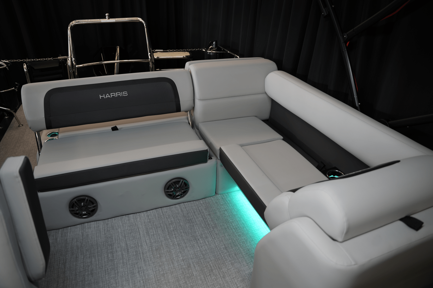 Slide: The Image of Harris 230 Cruiser 2025 - 13