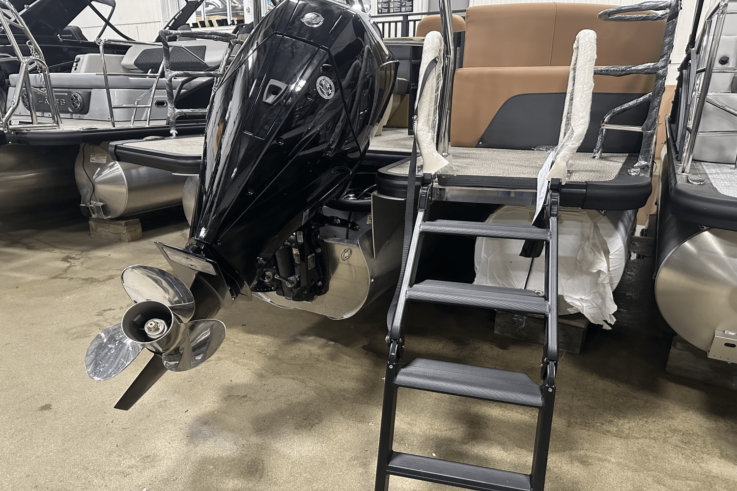 Slide: The Image of Harris 230 Cruiser 2025 - 13