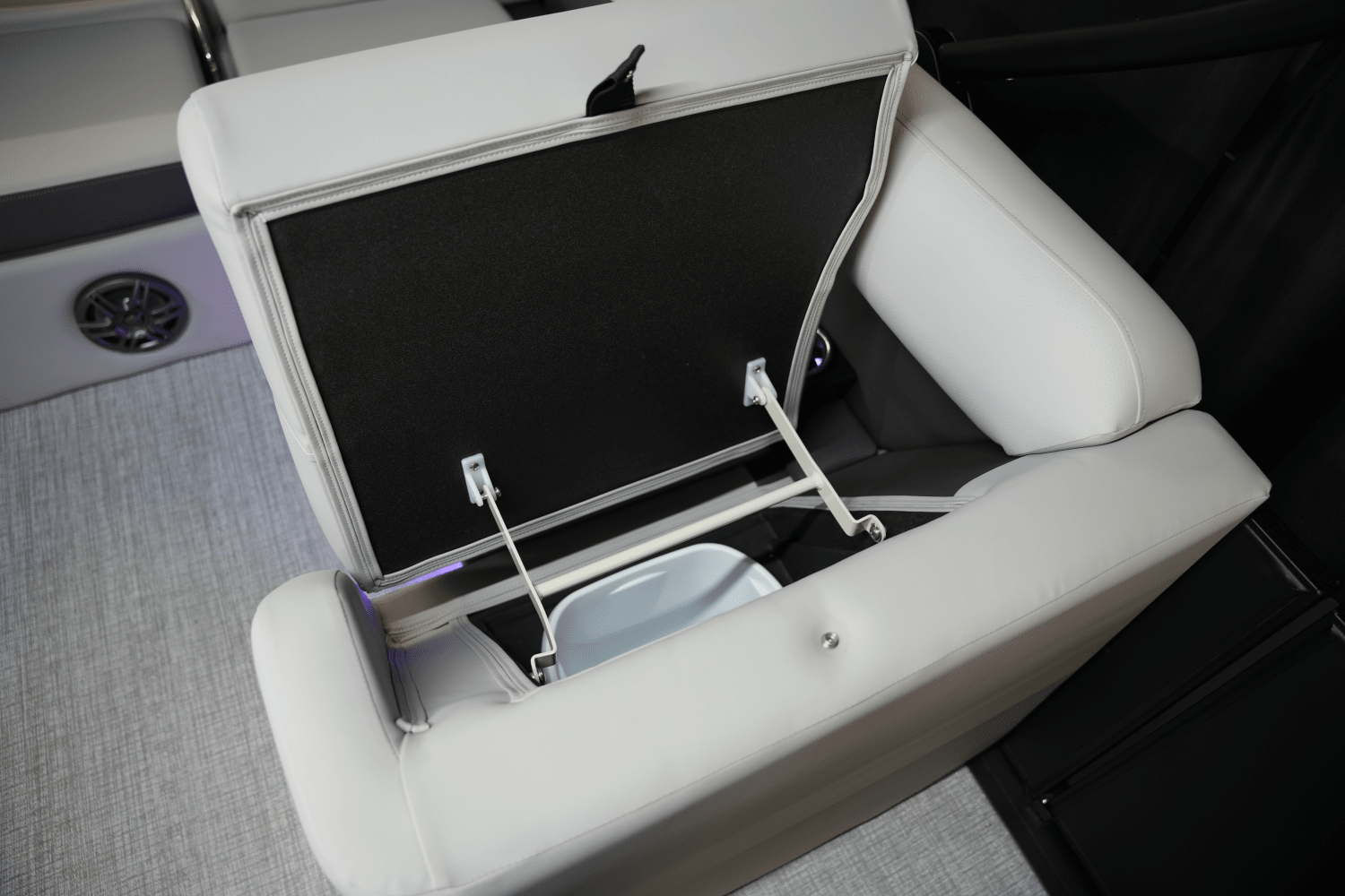 Slide: The Image of Harris 230 Cruiser 2025 - 14