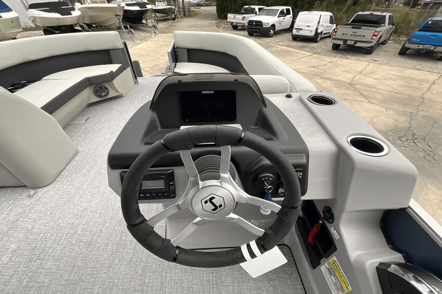 Slide: The Image of Harris 230 Cruiser 2025 - 14