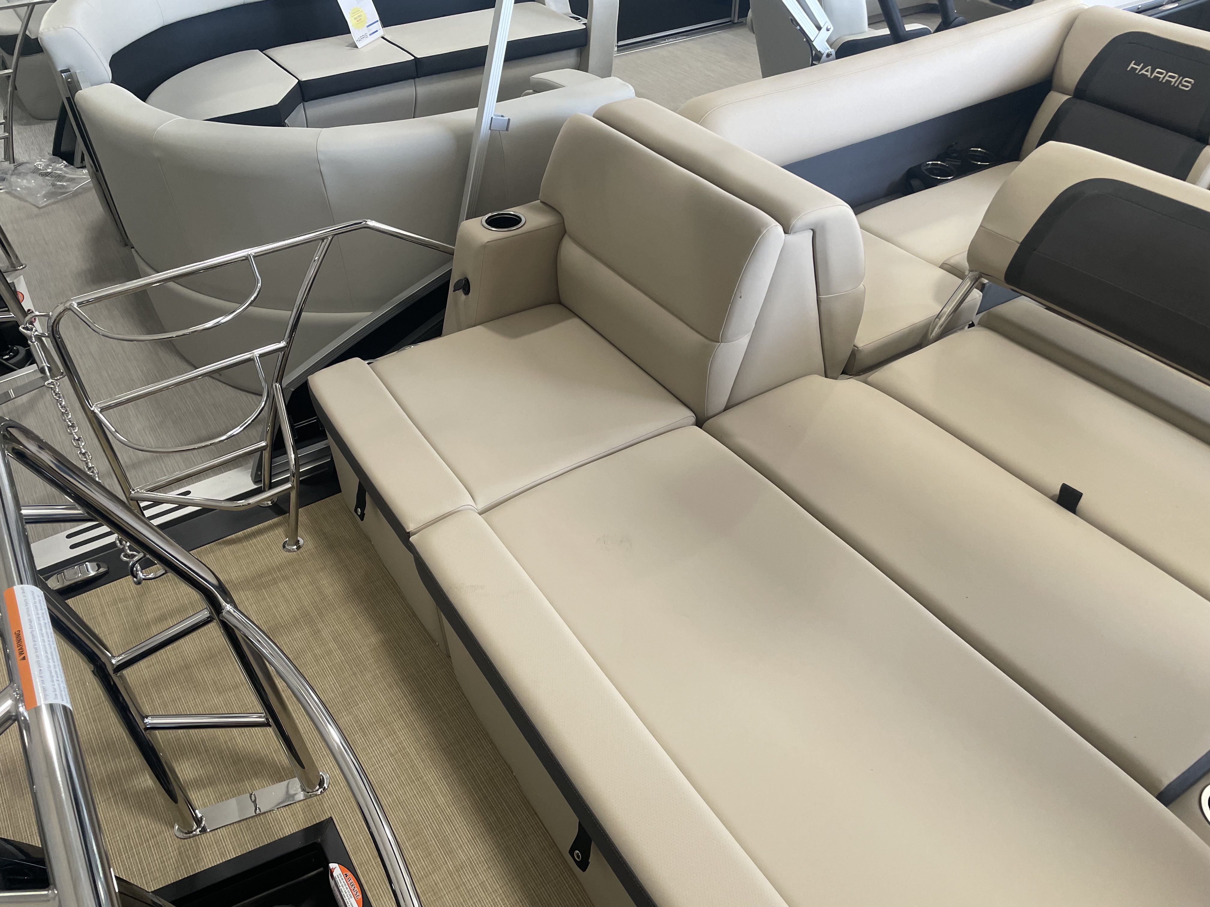 Slide: The Image of Harris 230 Cruiser 2025 - 15