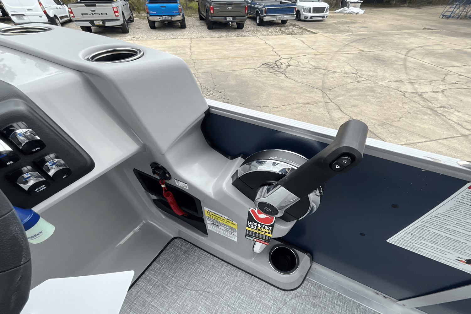 Slide: The Image of Harris 230 Cruiser 2025 - 15