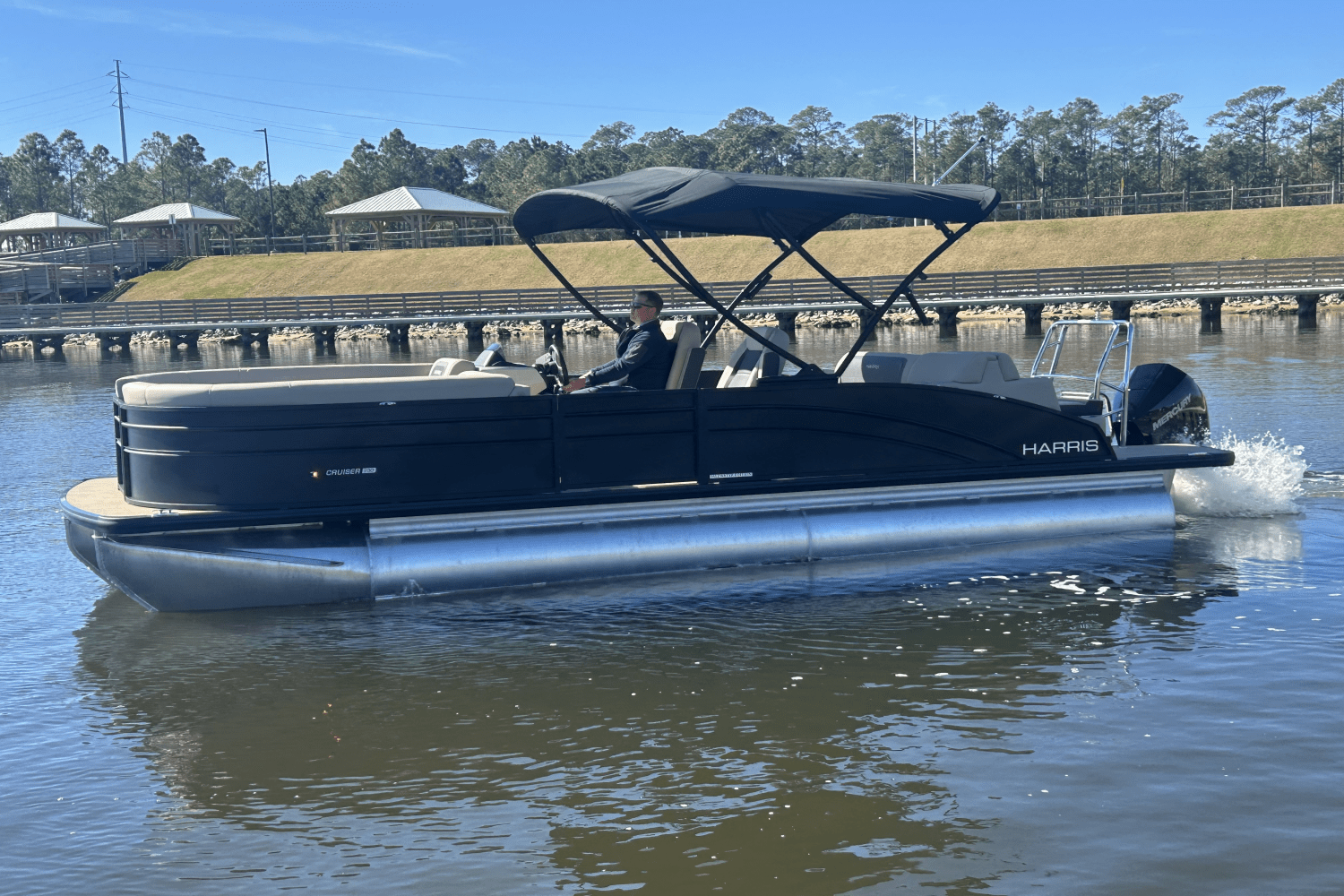 Slide: The Image of Harris 230 Cruiser 2025 - 16