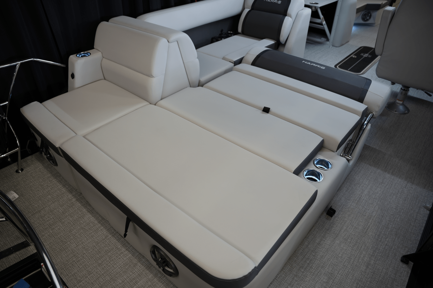 Slide: The Image of Harris 230 Cruiser 2025 - 16