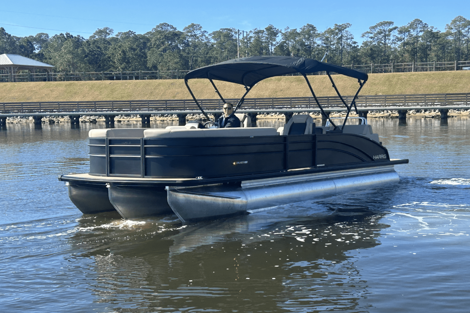 Slide: The Image of Harris 230 Cruiser 2025 - 17