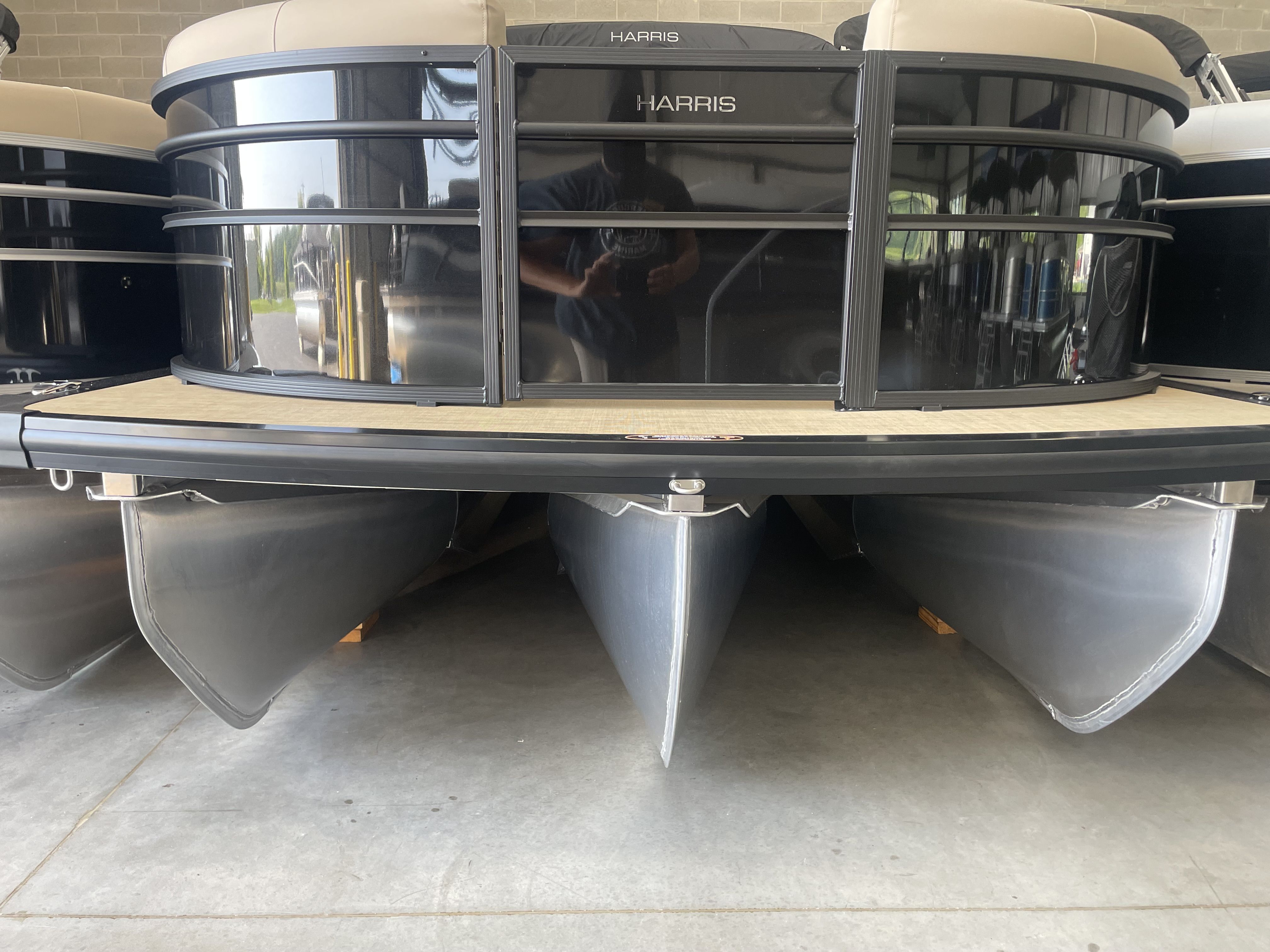 Slide: The Image of Harris 230 Cruiser 2025 - 2