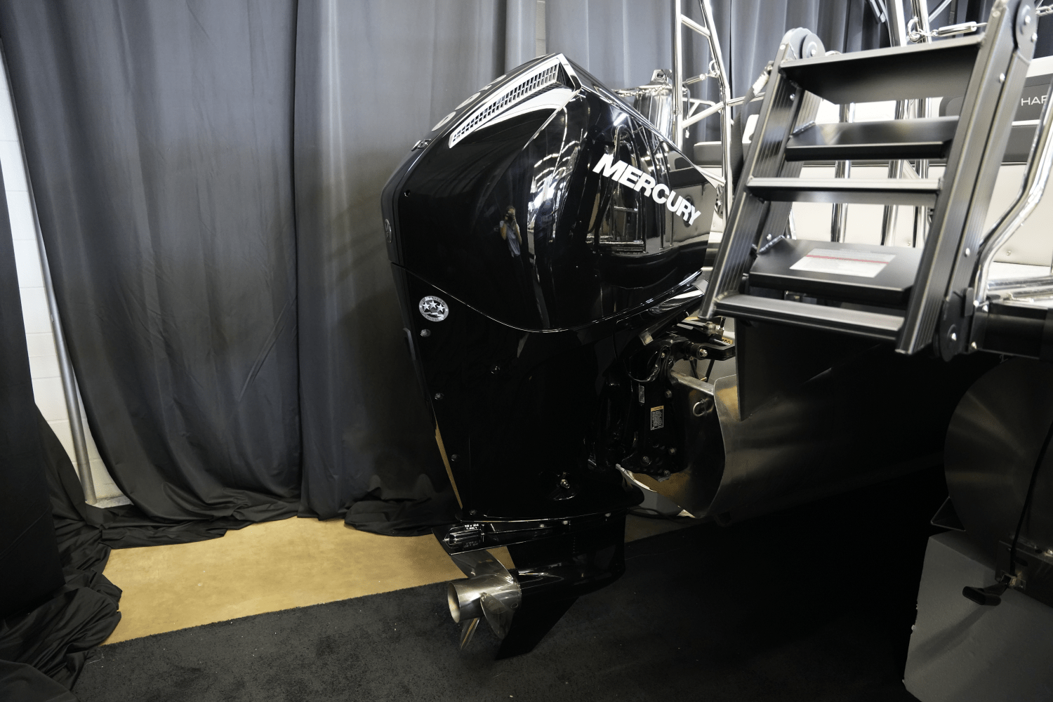 Slide: The Image of Harris 230 Cruiser 2025 - 25