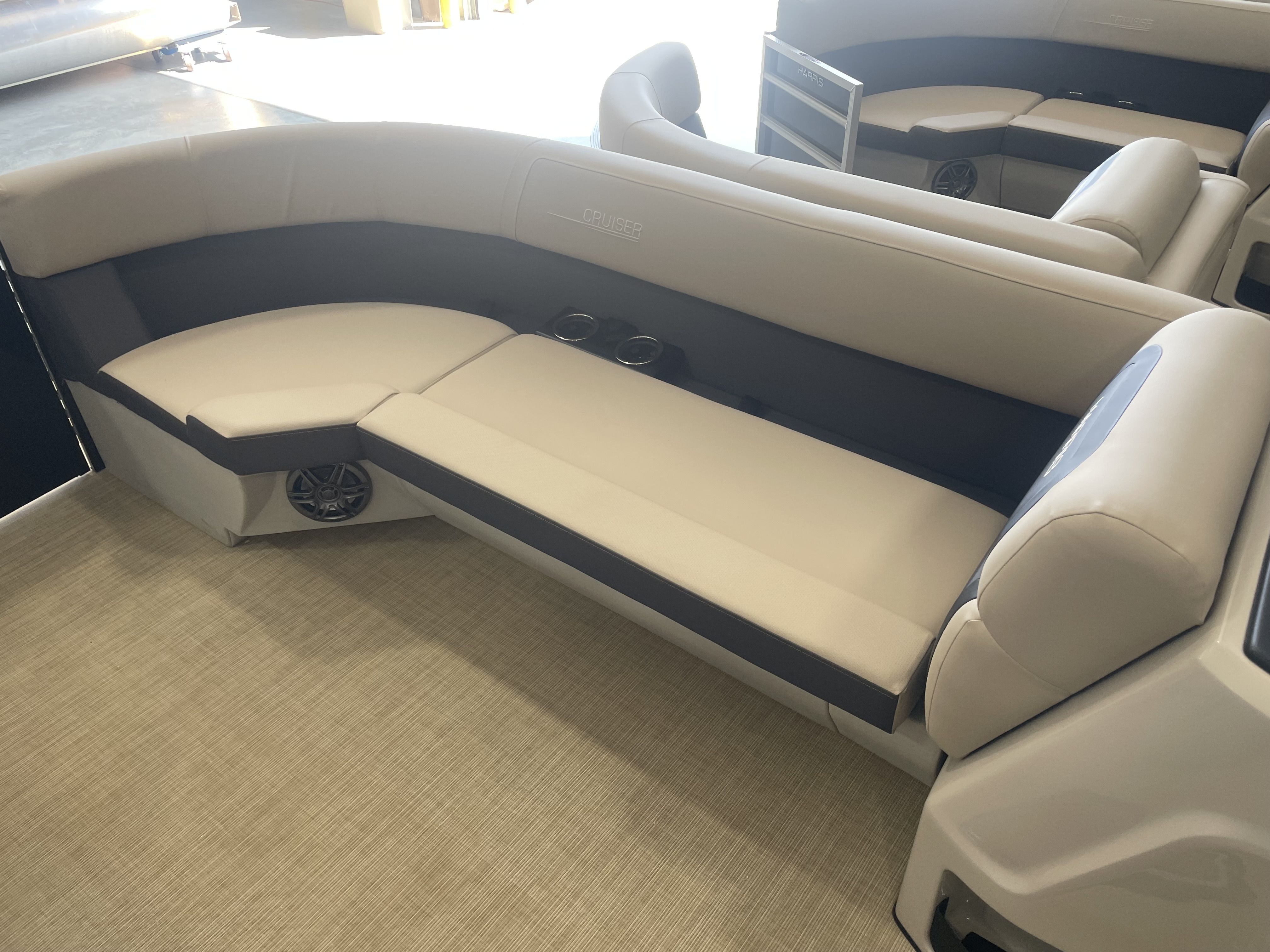 Slide: The Image of Harris 230 Cruiser 2025 - 3