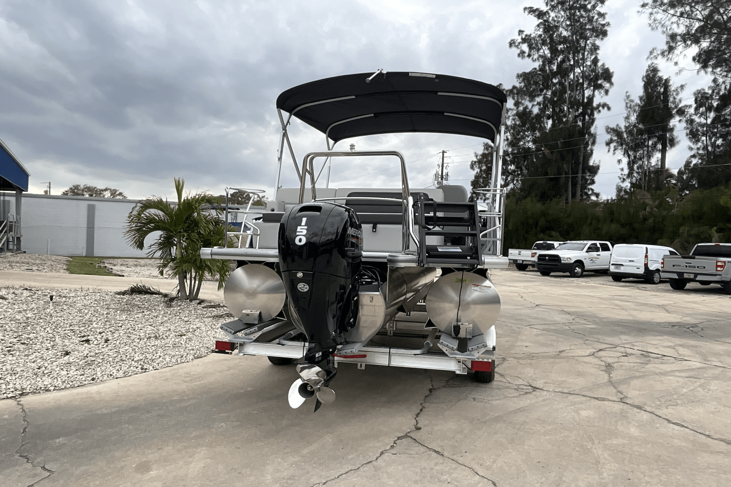 Slide: The Image of Harris 230 Cruiser 2025 - 3