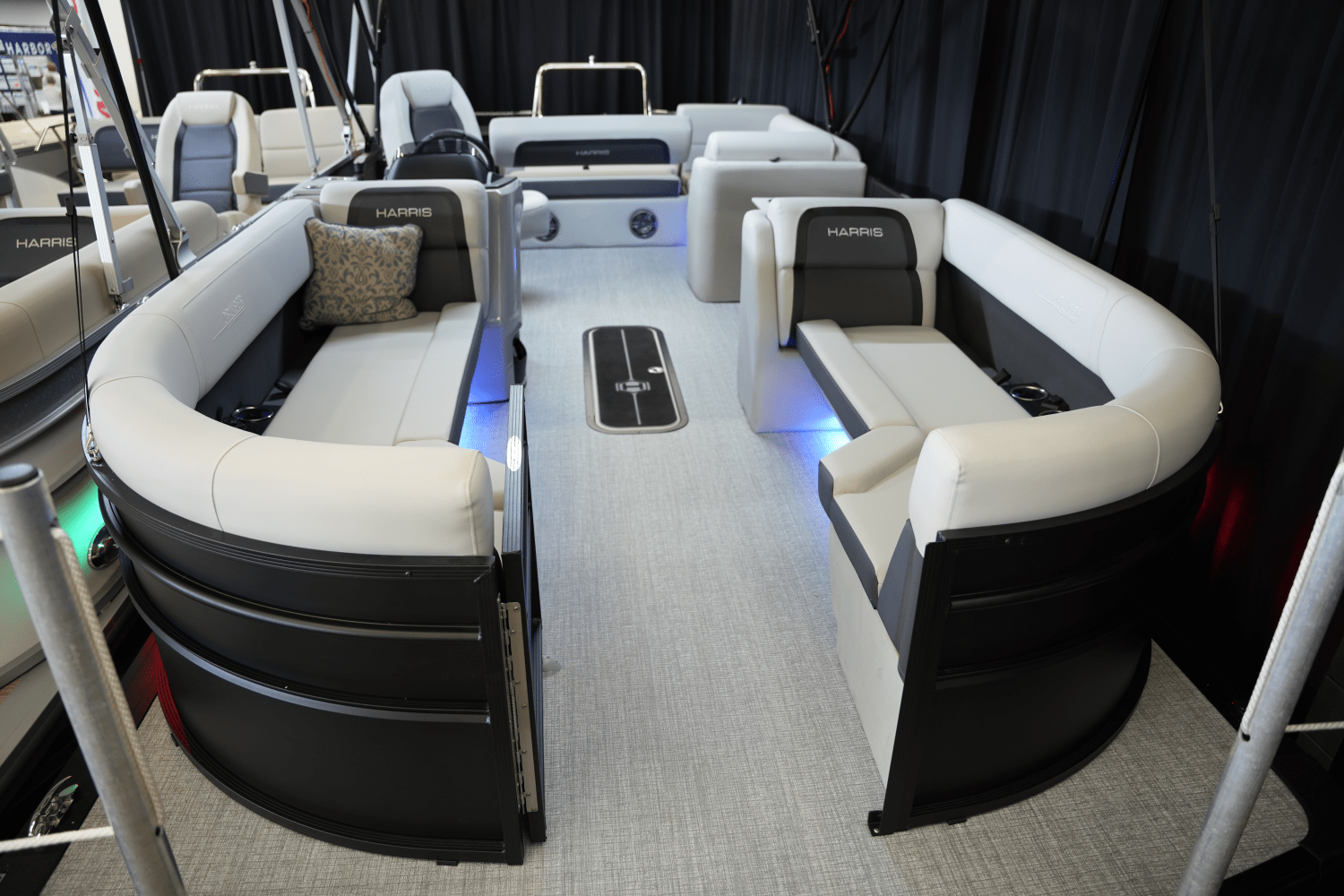 Slide: The Image of Harris 230 Cruiser 2025 - 3