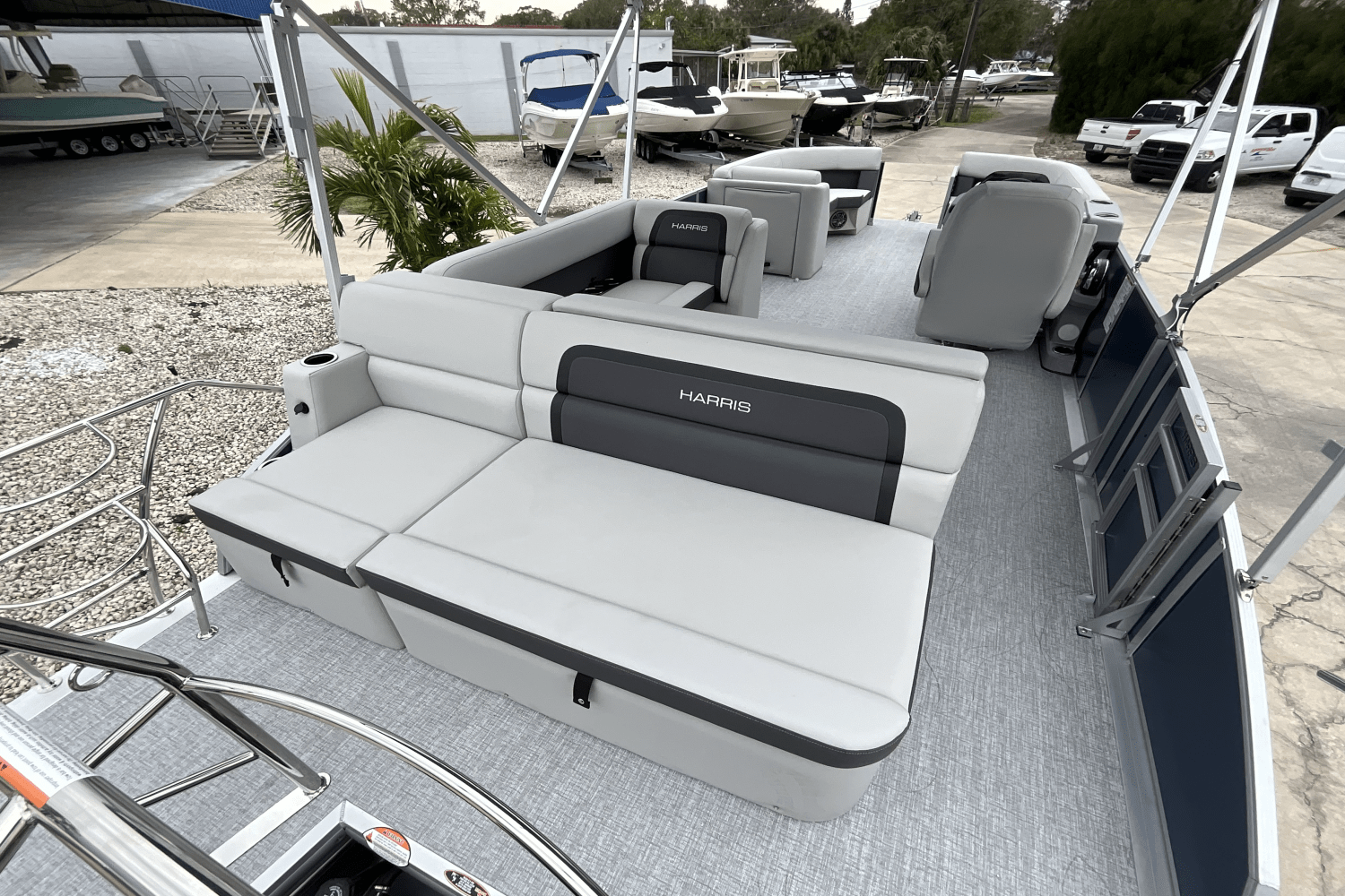 Slide: The Image of Harris 230 Cruiser 2025 - 4