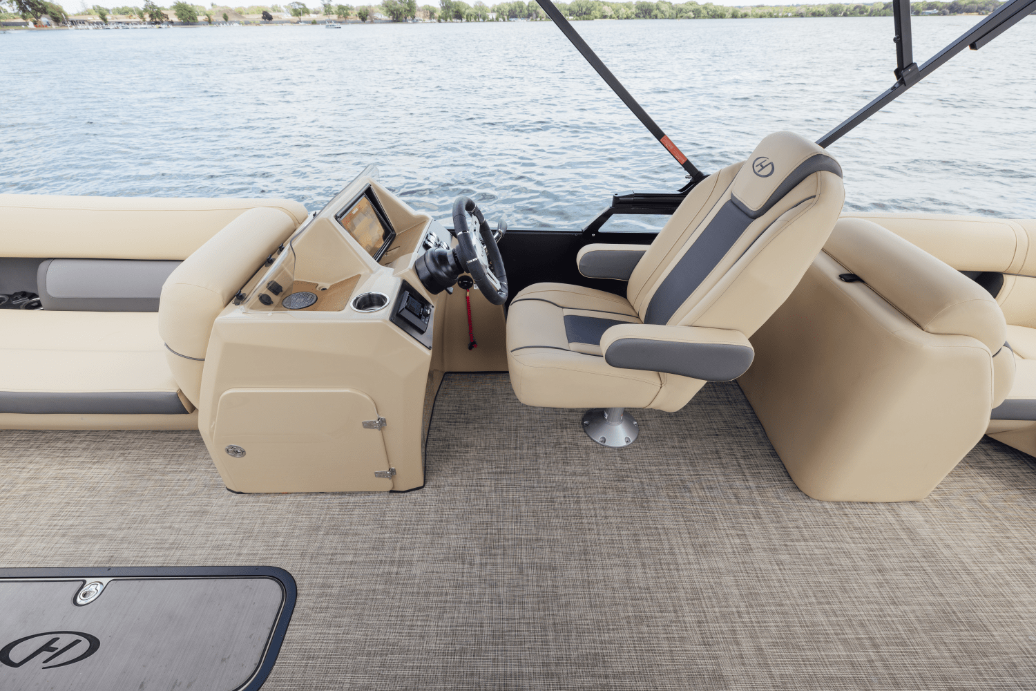 Slide: The Image of Harris 230 Cruiser 2025 - 43