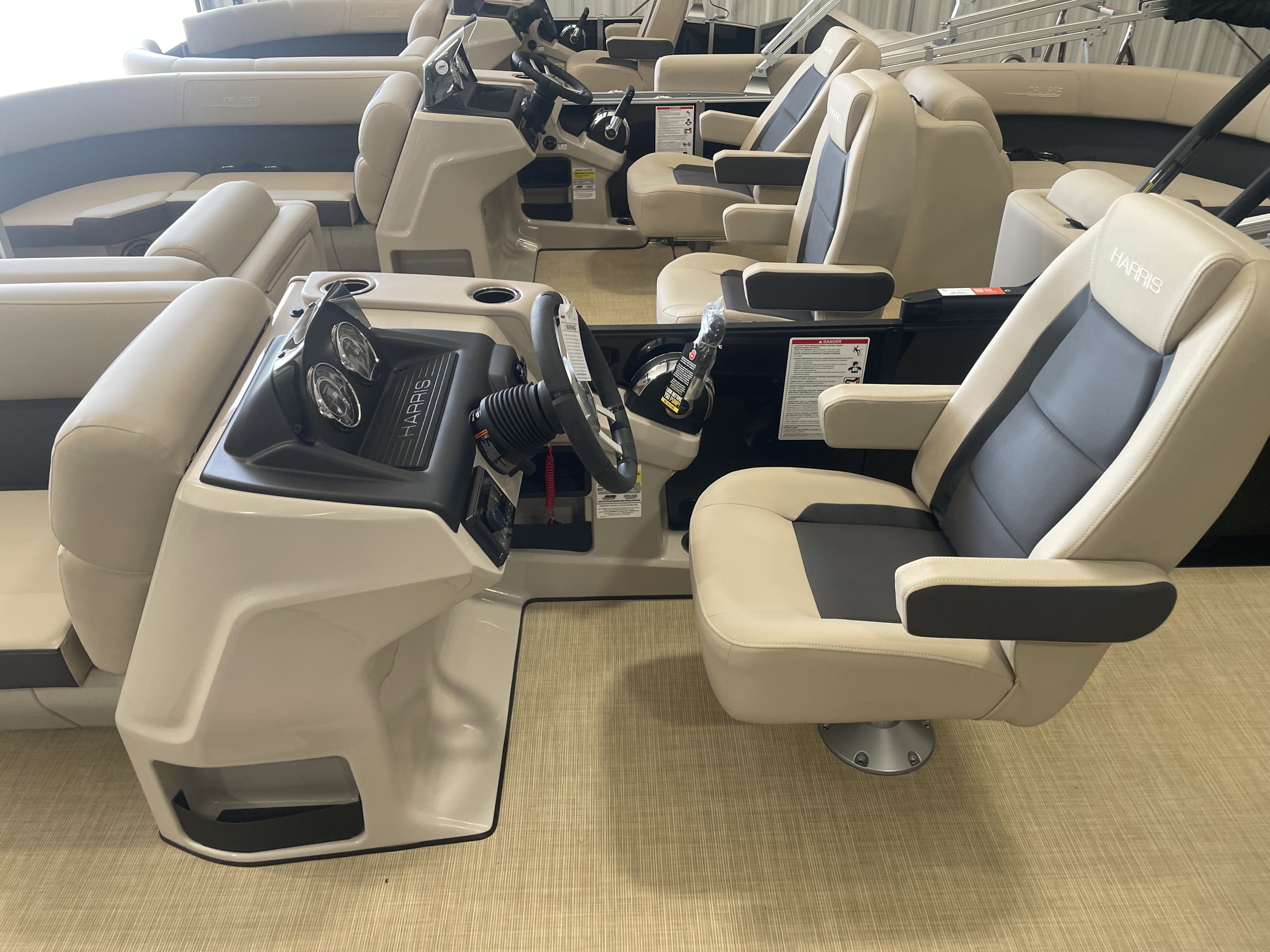 Slide: The Image of Harris 230 Cruiser 2025 - 6