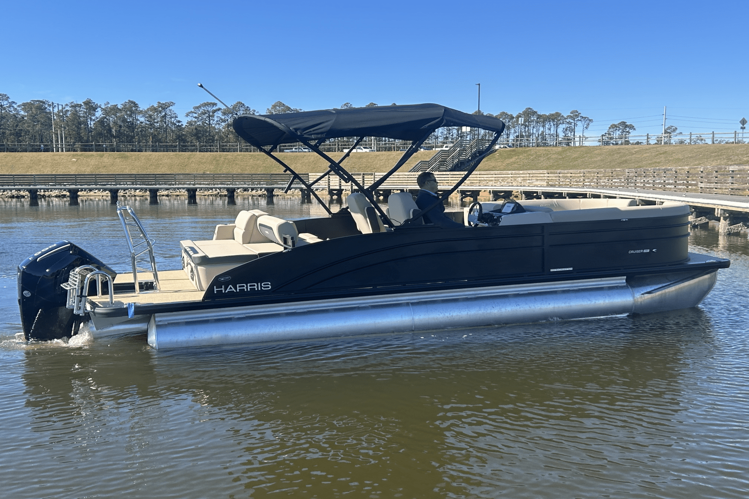 Slide: The Image of Harris 230 Cruiser 2025 - 6