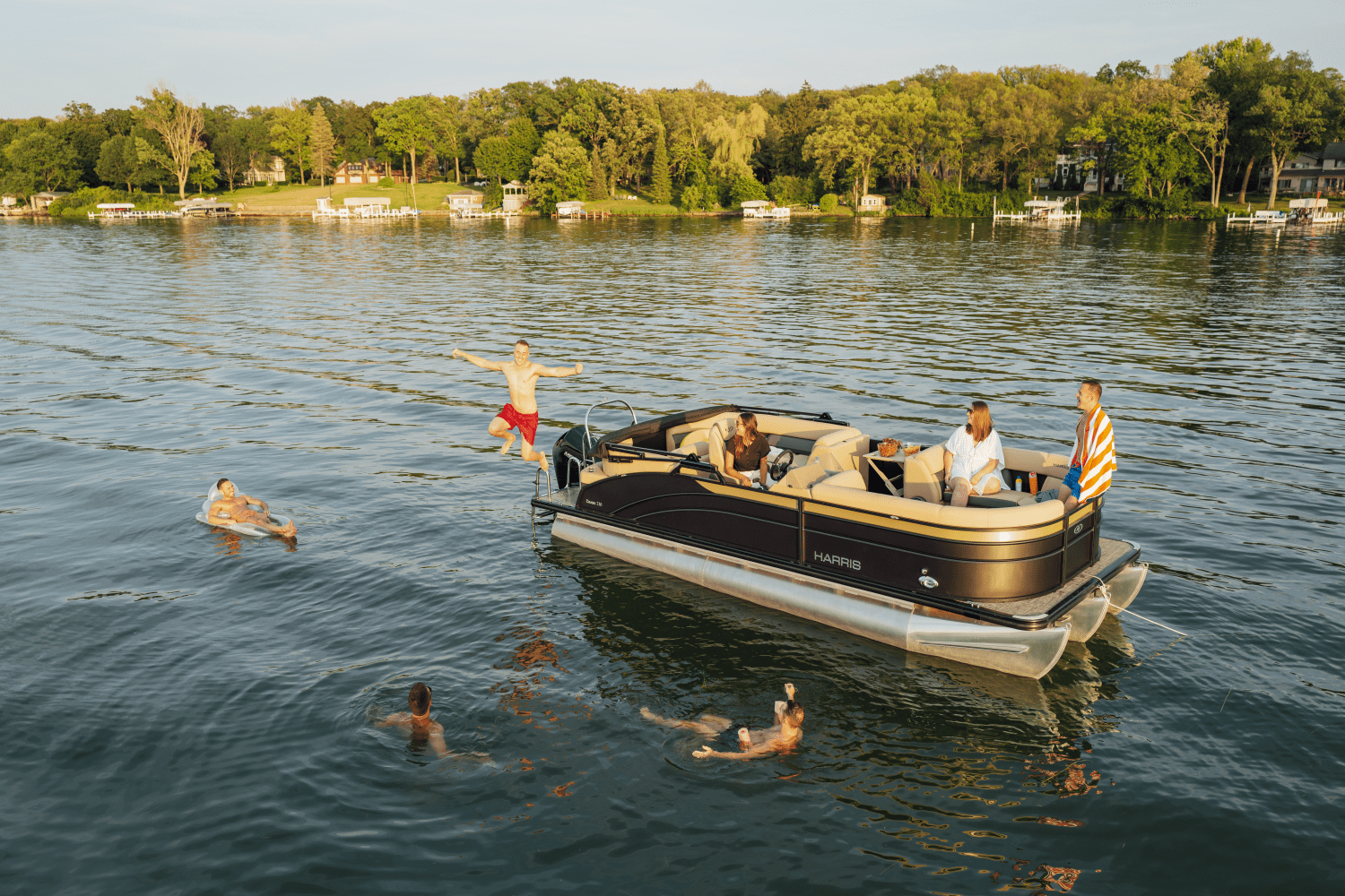 Slide: The Image of Harris 230 Cruiser 2025 - 6