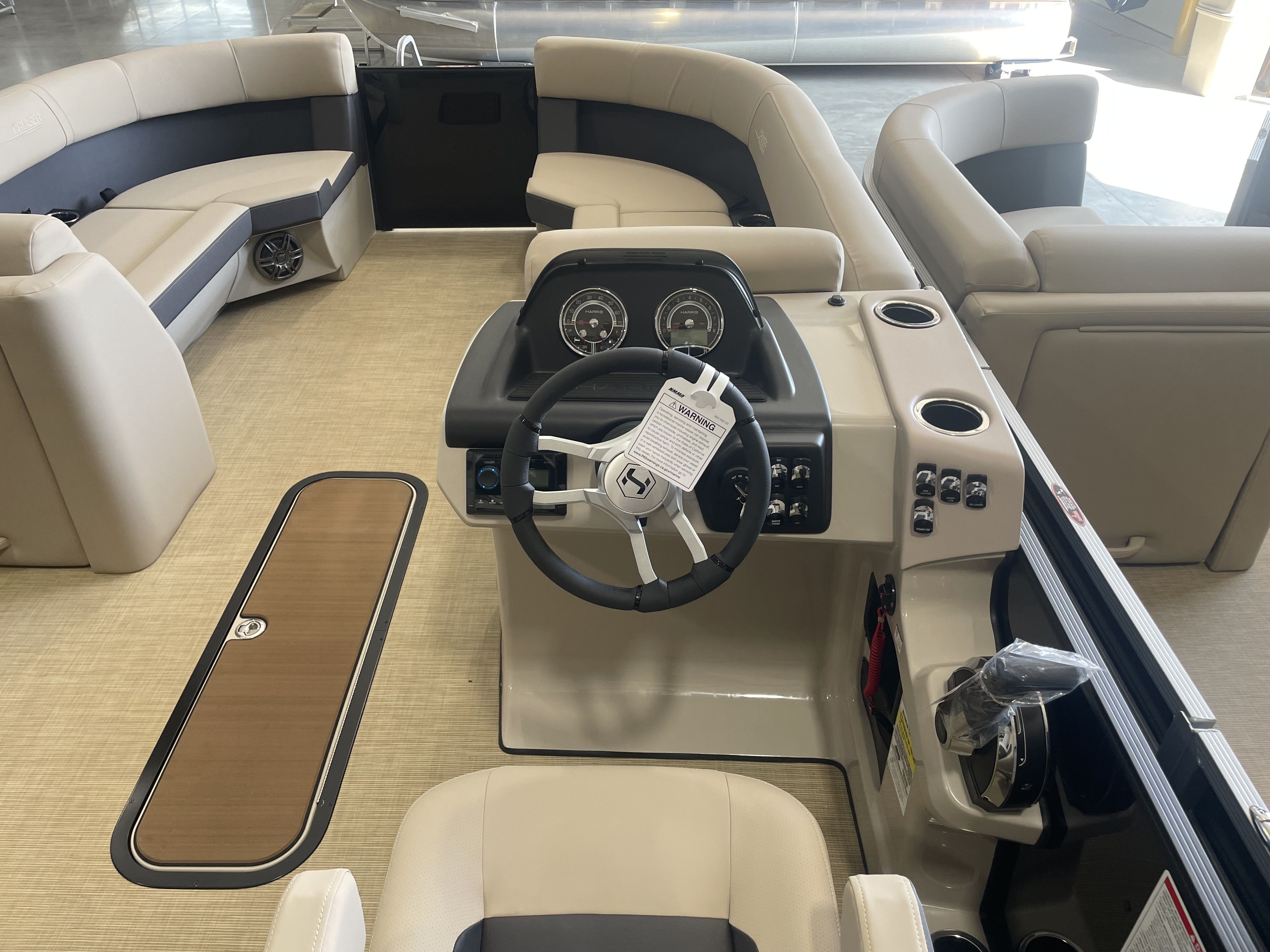 Slide: The Image of Harris 230 Cruiser 2025 - 7