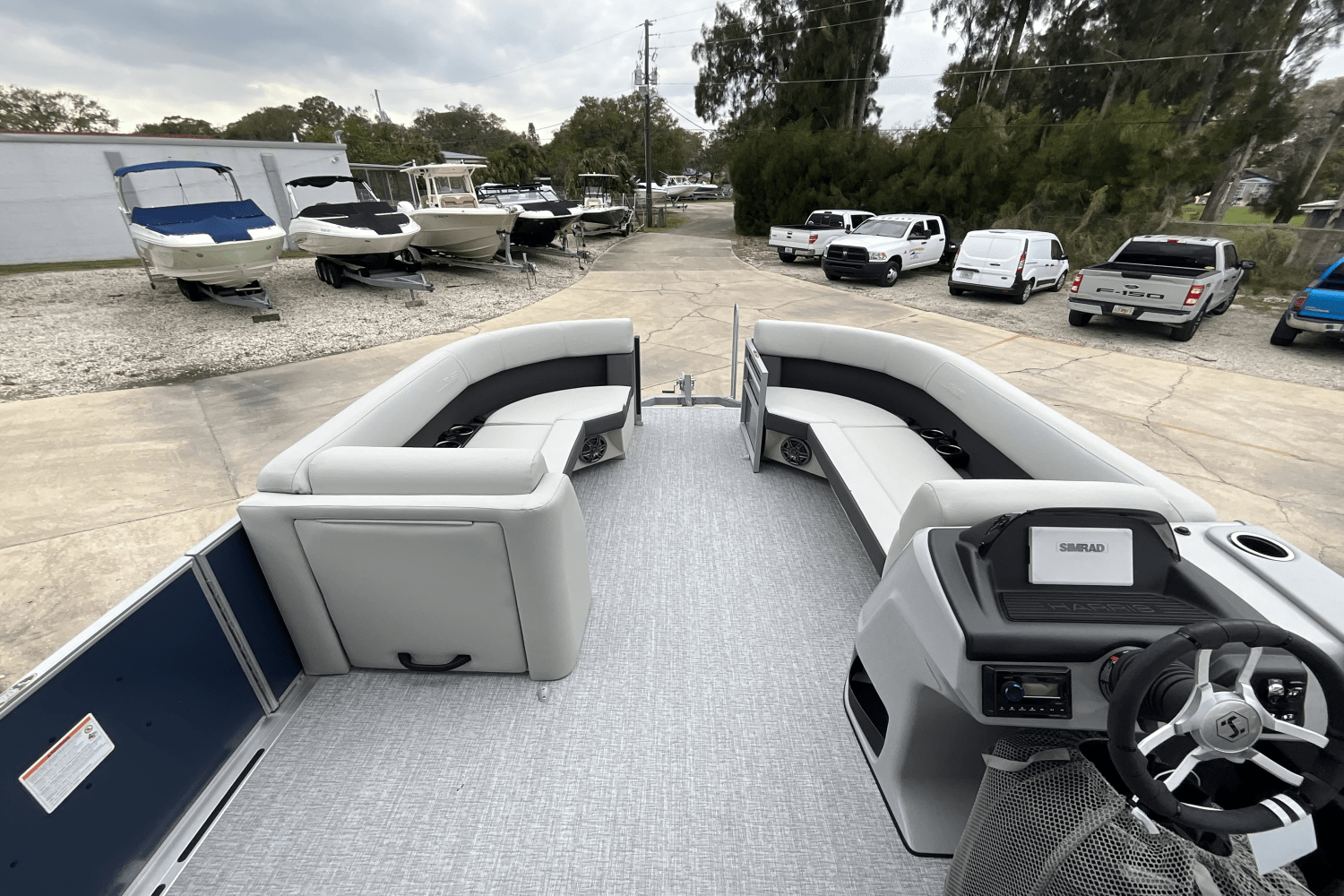 Slide: The Image of Harris 230 Cruiser 2025 - 7