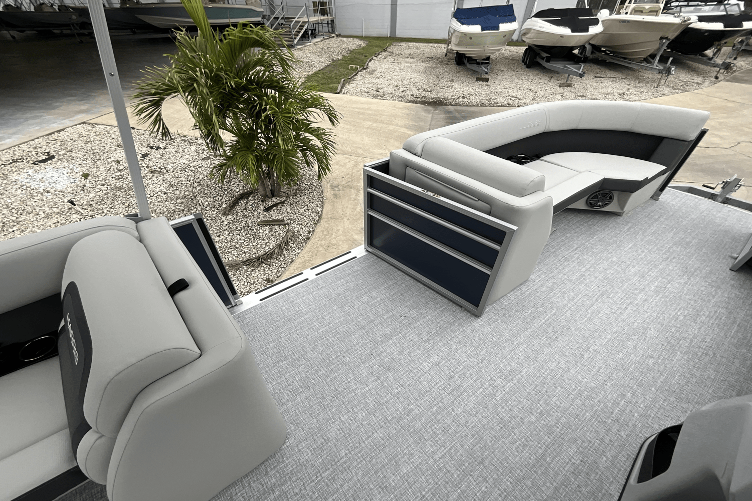 Slide: The Image of Harris 230 Cruiser 2025 - 9