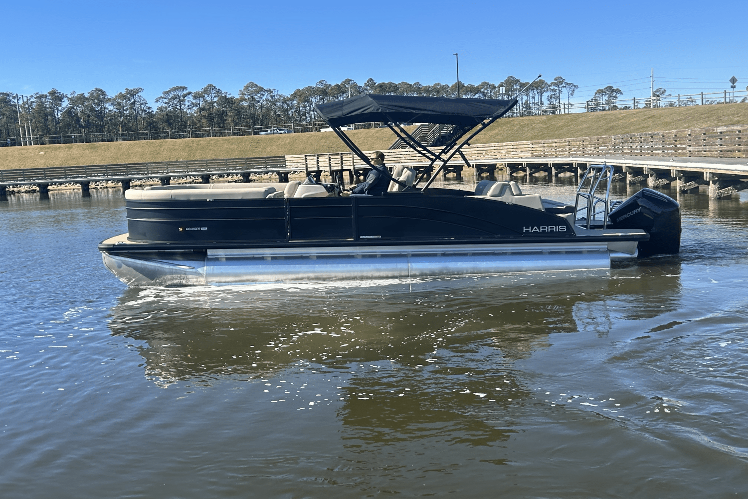 Slide: The Image of Harris 230 Cruiser 2025 - 9