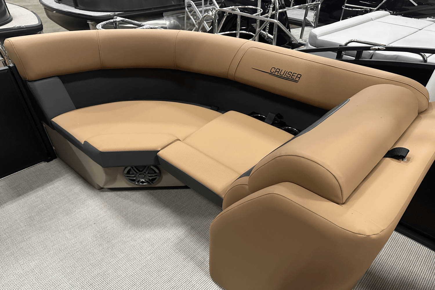 Slide: The Image of Harris 230 Cruiser 2025 - 9