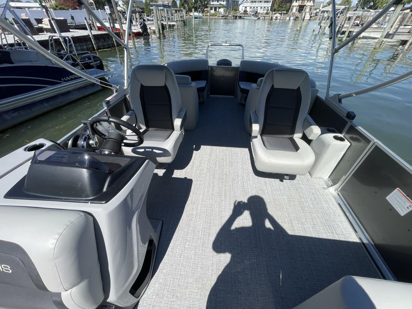 Slide: The Image of Harris 230 Cruiser CWDH 2025 - 5612638