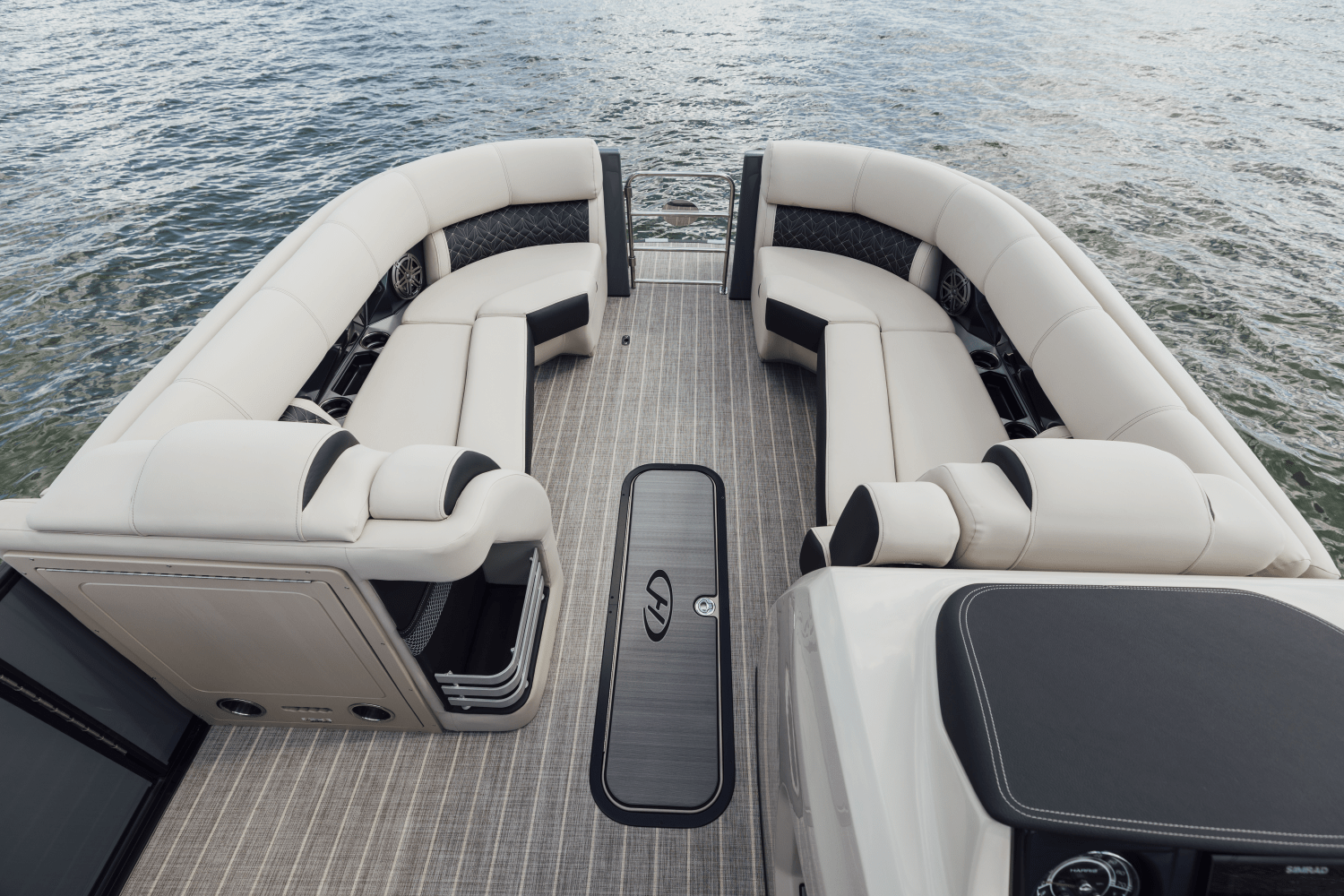 Slide: The Image of Harris 230 Grand Mariner 2025 - 17