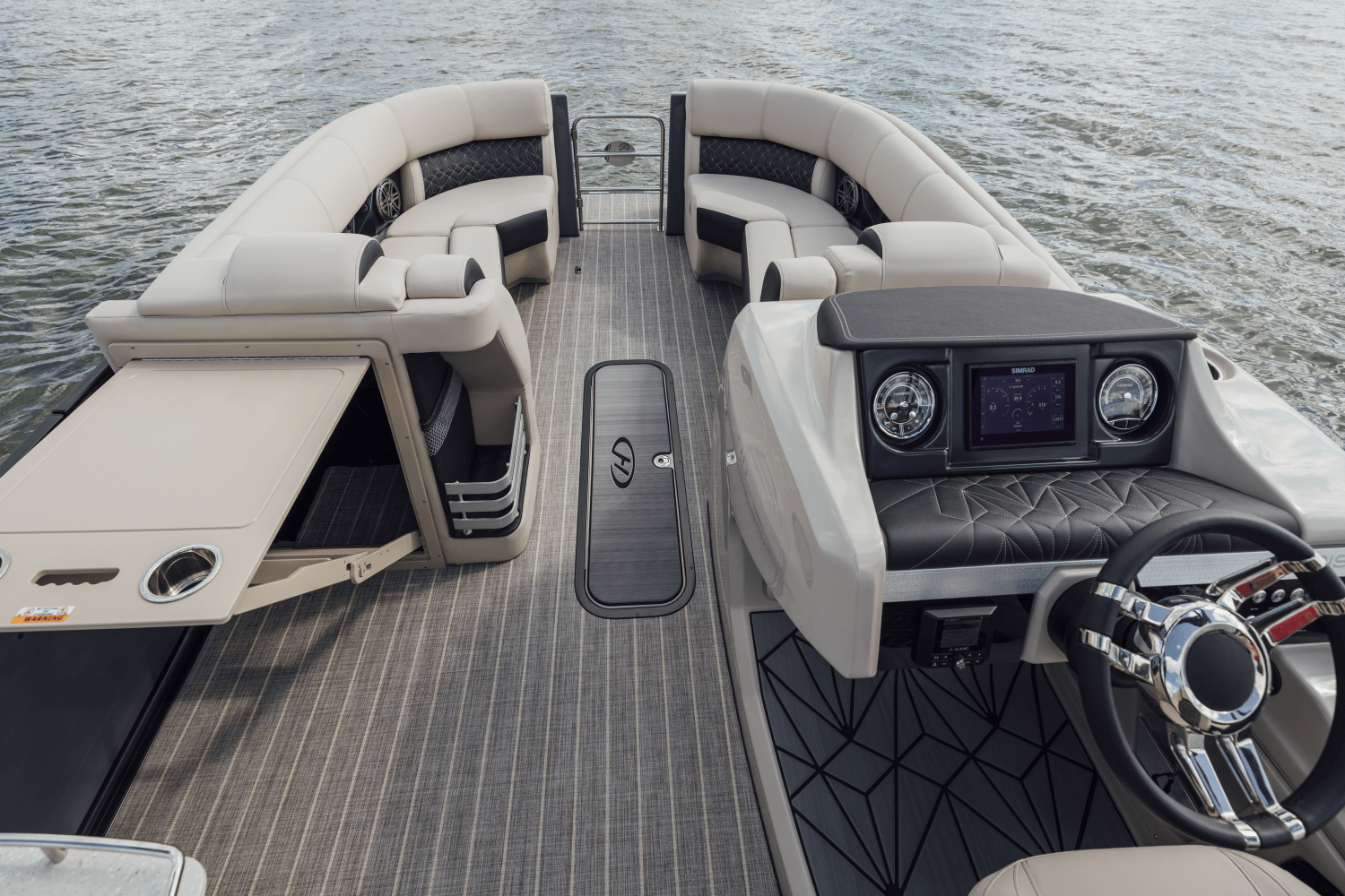 Slide: The Image of Harris 230 Grand Mariner 2025 - 18