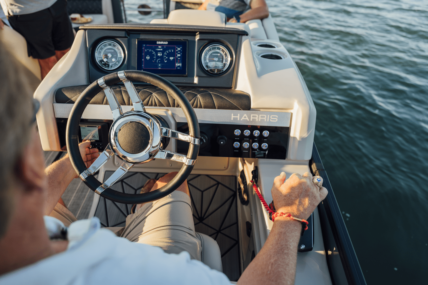 Slide: The Image of Harris 230 Grand Mariner 2025 - 21