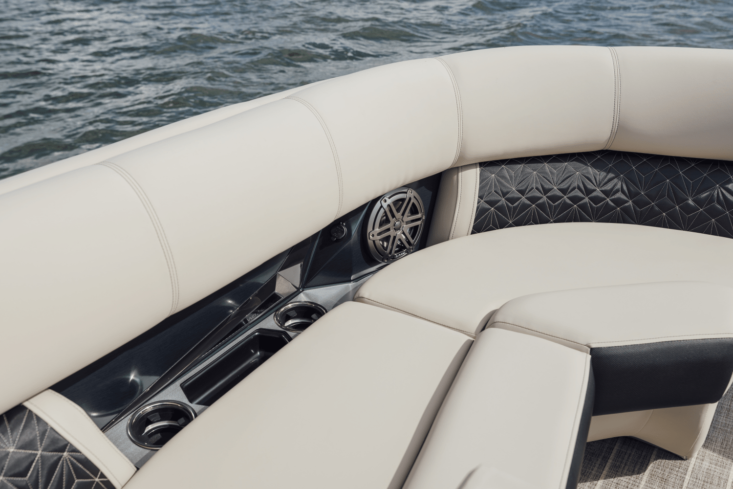 Slide: The Image of Harris 230 Grand Mariner 2025 - 25