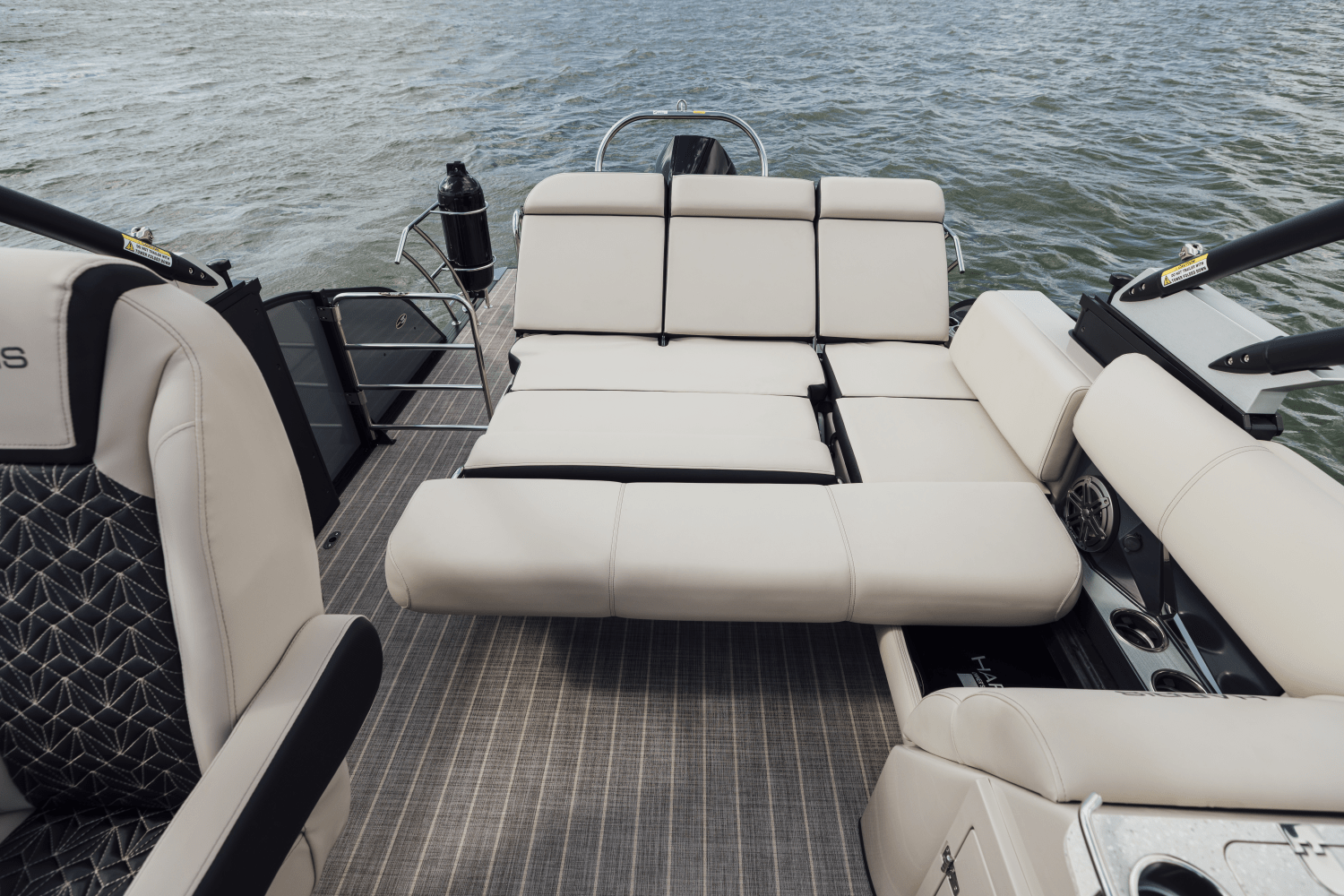 Slide: The Image of Harris 230 Grand Mariner 2025 - 28