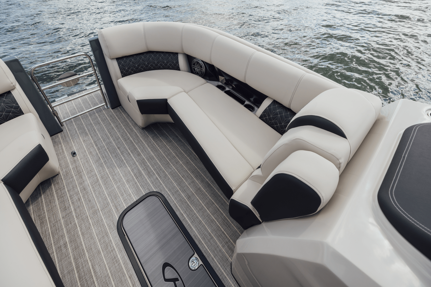 Slide: The Image of Harris 230 Grand Mariner 2025 - 57