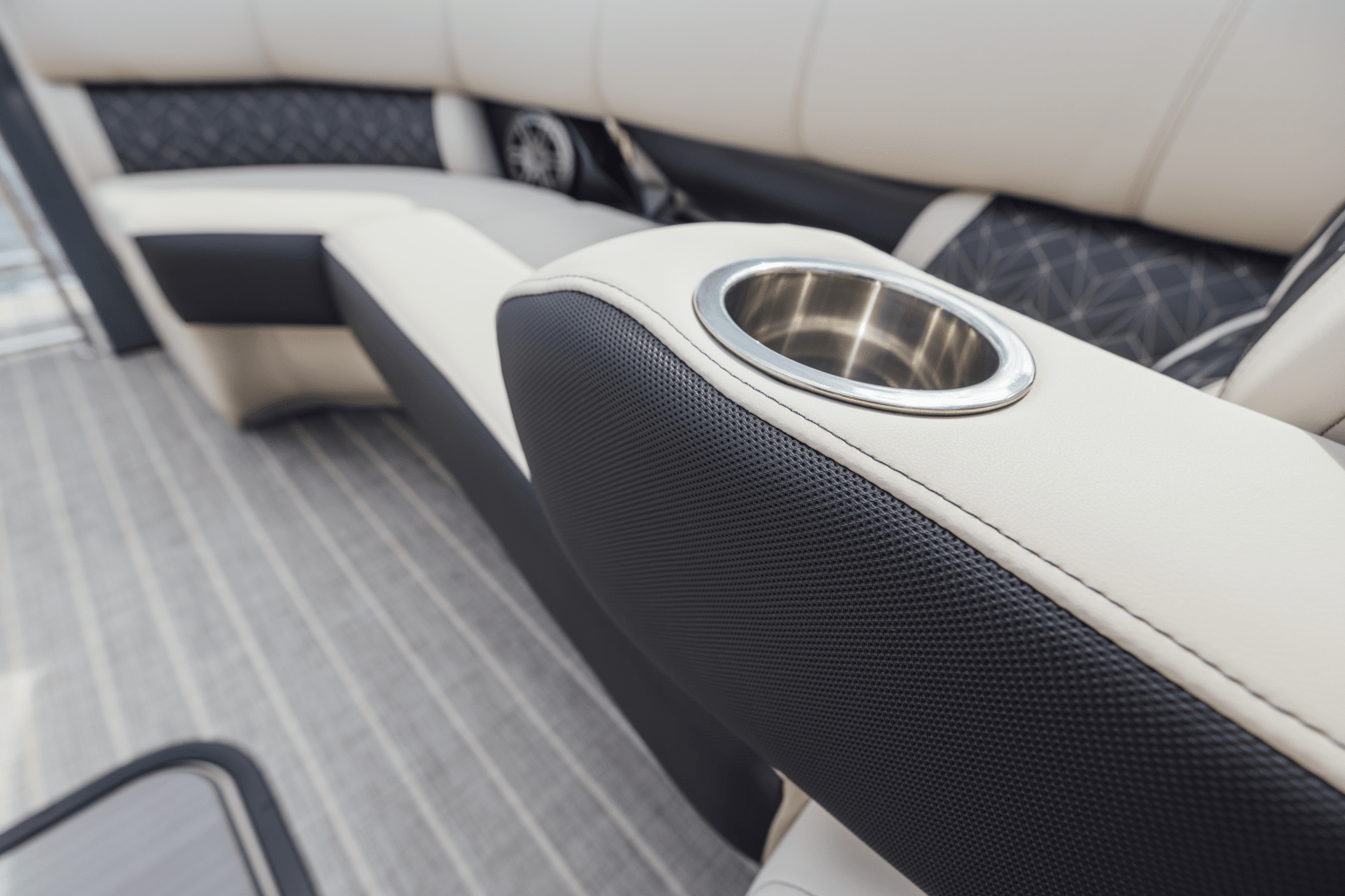 Slide: The Image of Harris 230 Grand Mariner 2025 - 58