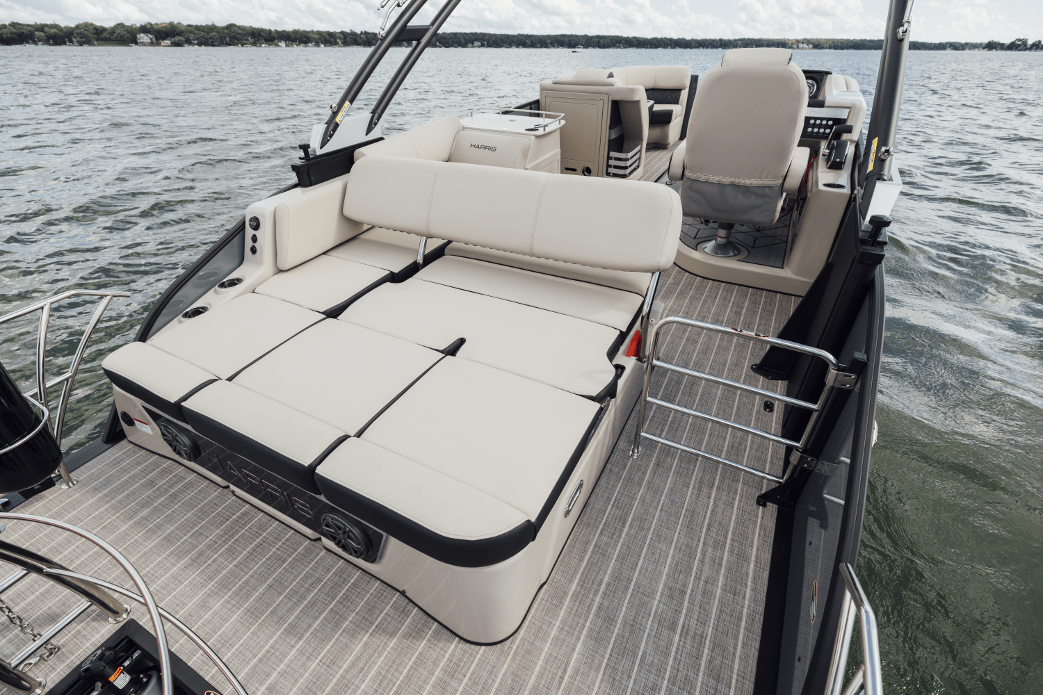 Slide: The Image of Harris 230 Grand Mariner 2025 - 7