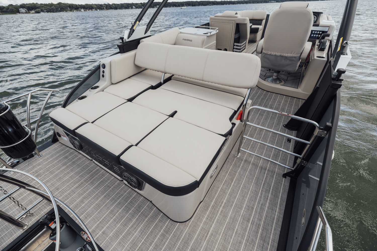 Slide: The Image of Harris 230 Grand Mariner 2025 - 8