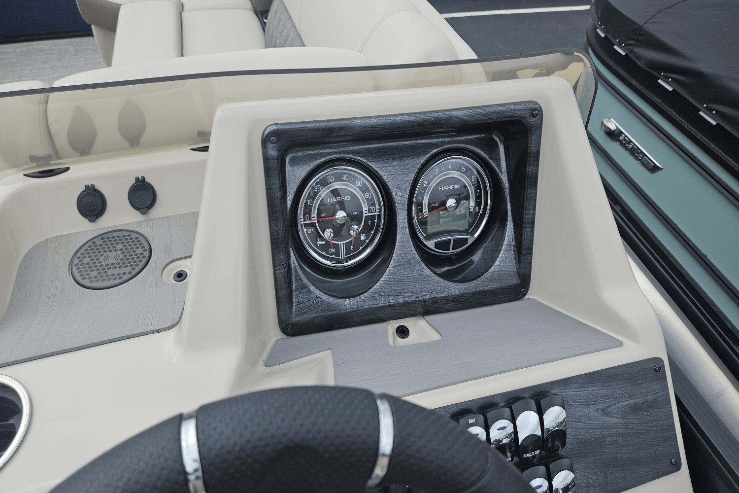 Slide: The Image of Harris 230 SUNLINER 2022 - 16