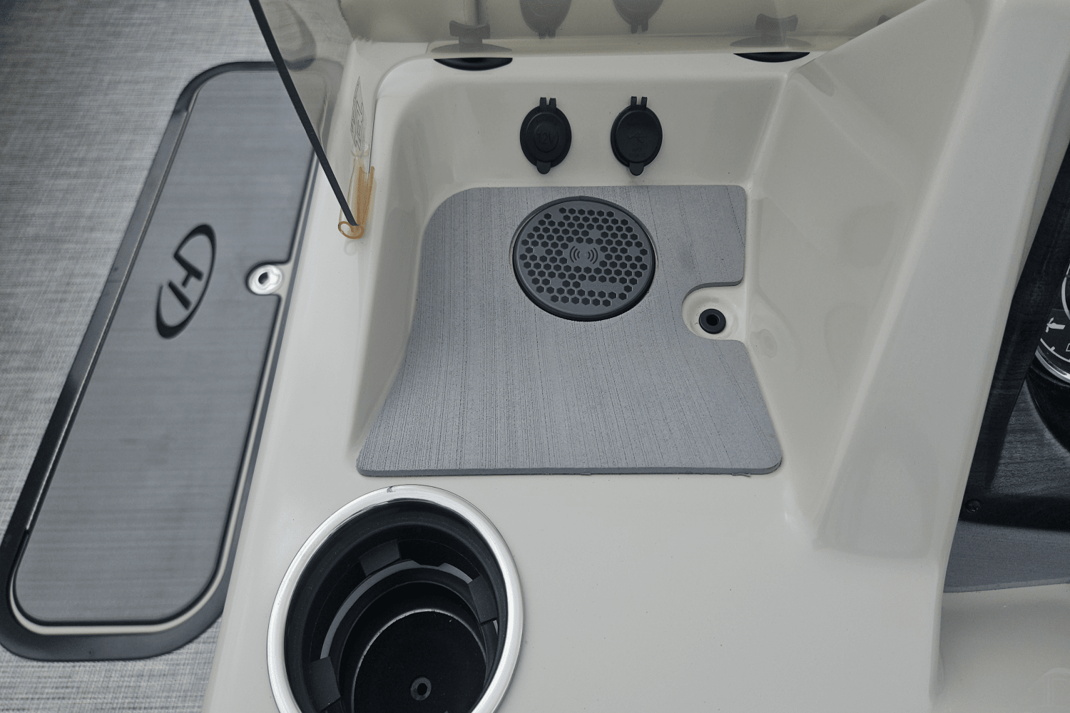 Slide: The Image of Harris 230 SUNLINER 2022 - 17