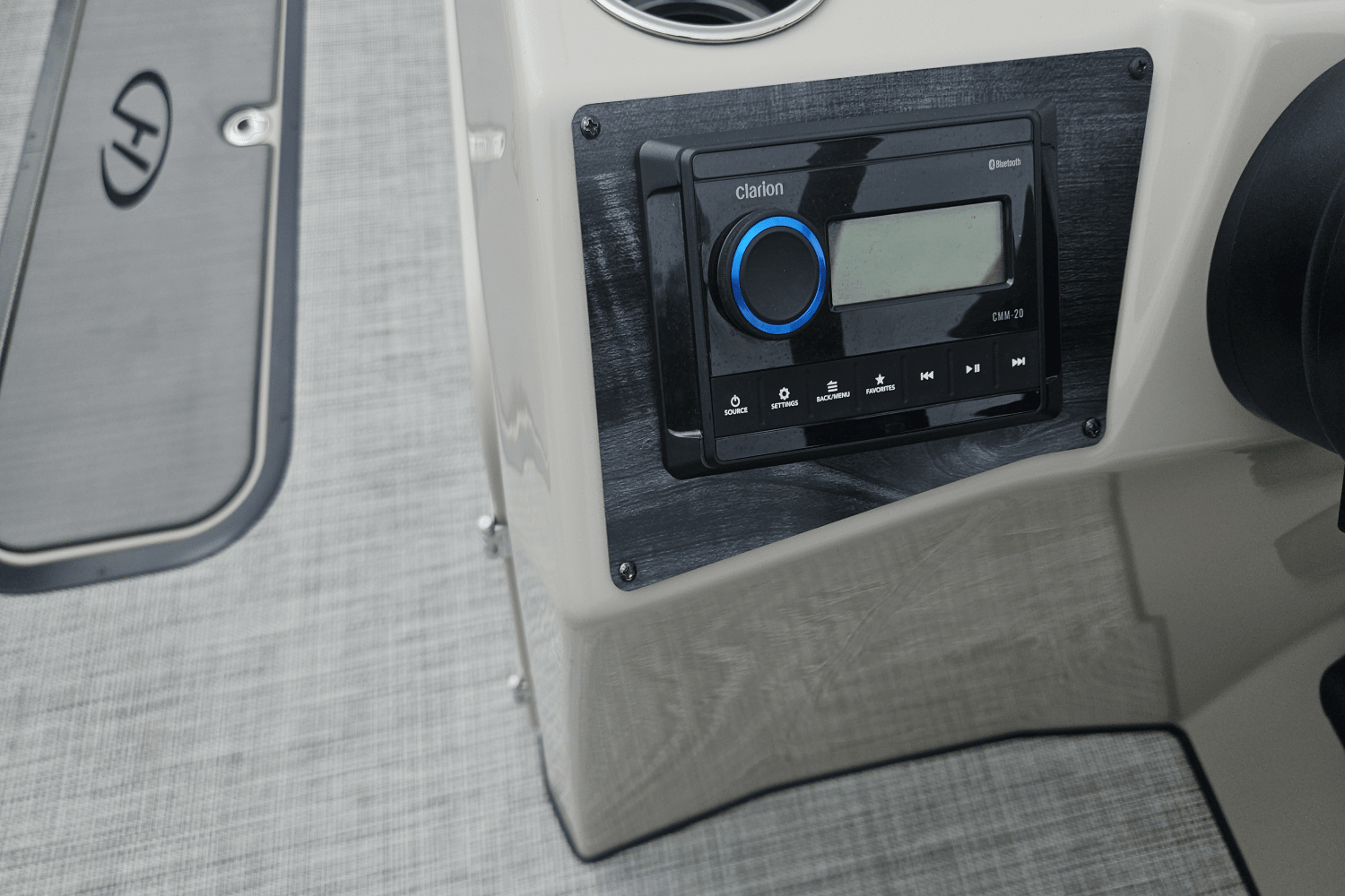 Slide: The Image of Harris 230 SUNLINER 2022 - 18