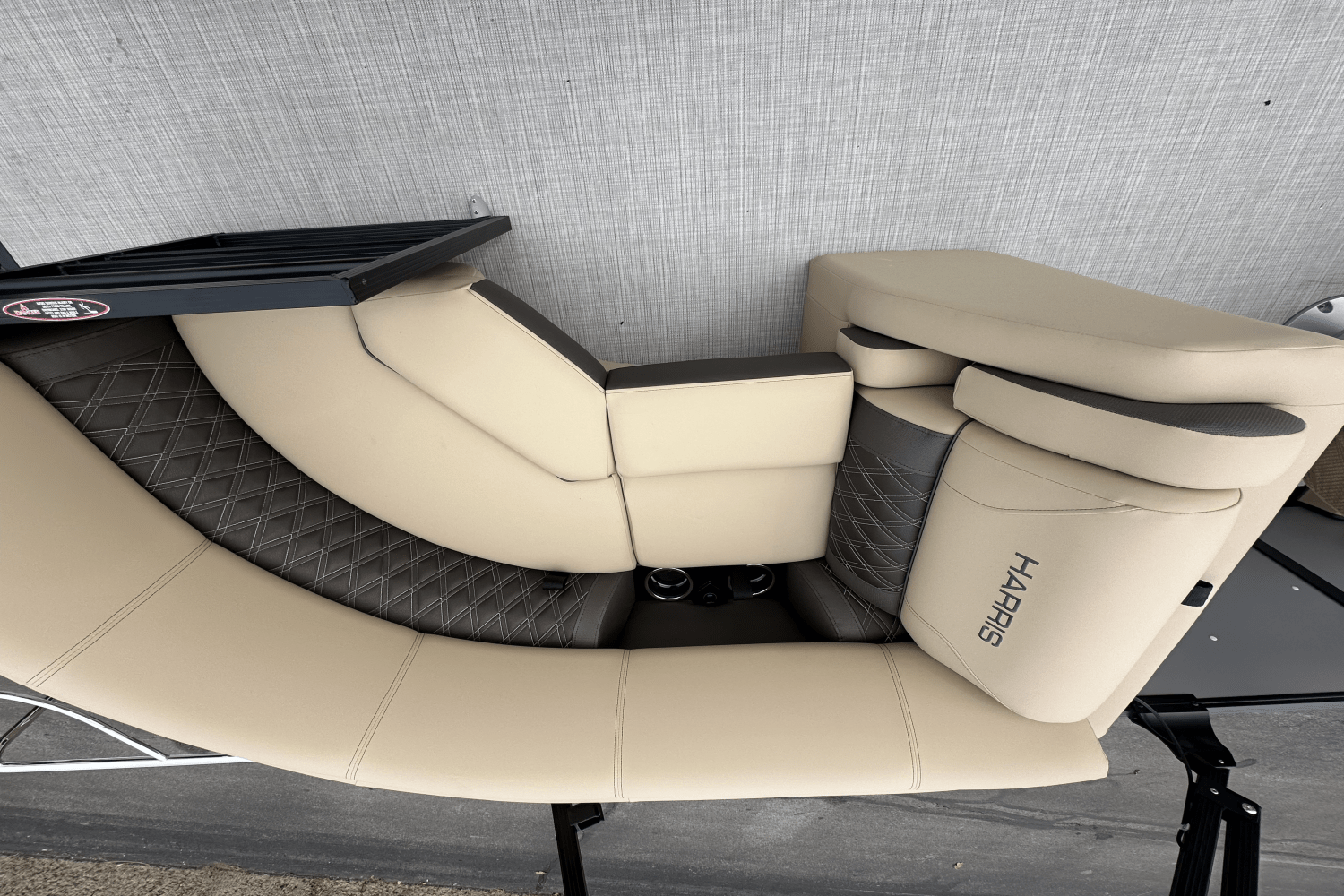 Slide: The Image of Harris 230 Sunliner 2025 - 10